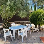 Neus Villa *