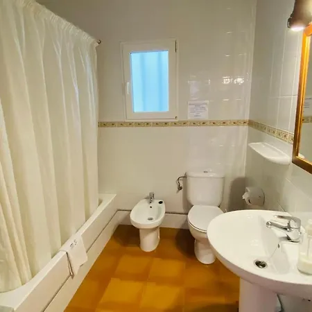 Neus Villa *